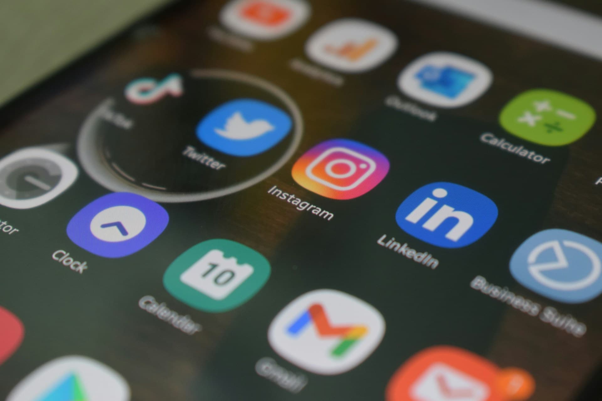 Cross-Platform Conversion Tracking: LinkedIn, Microsoft, Twitter & Beyond.